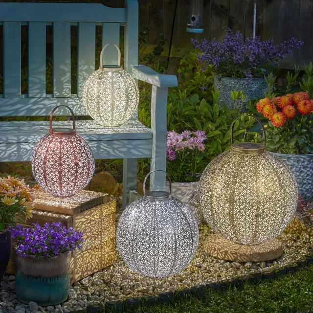 Damascus Lanterne dans un jardin