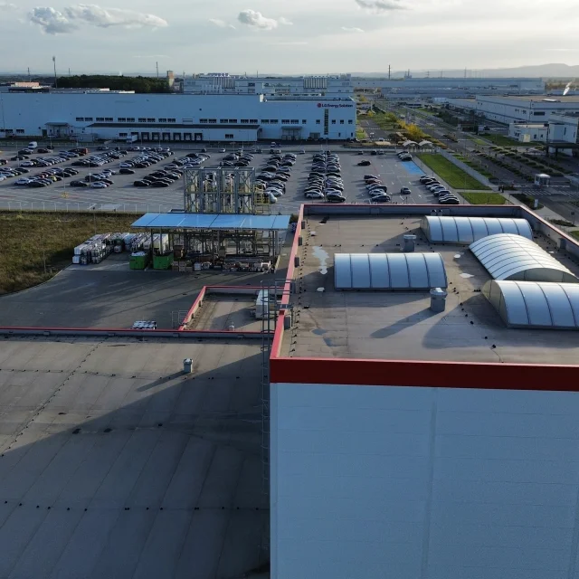 Enchem Usine Hellonews